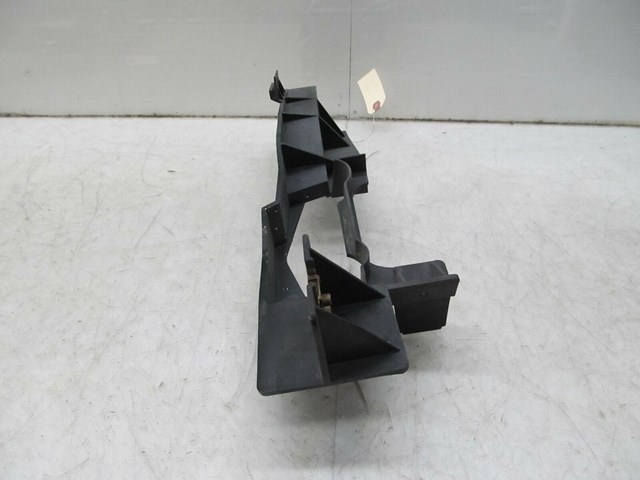 2003-2006 RANGE ROVER HSE OEM LEFT FRONT UPPER BUMPER BRACKET 