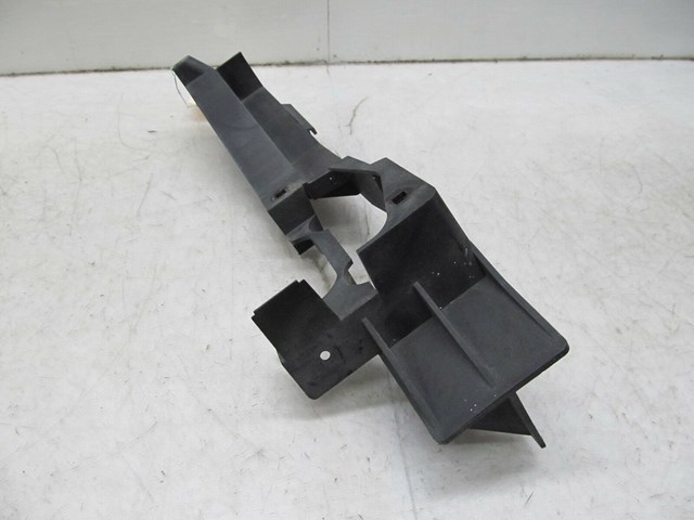 2003-2006 RANGE ROVER HSE OEM LEFT FRONT UPPER BUMPER BRACKET 