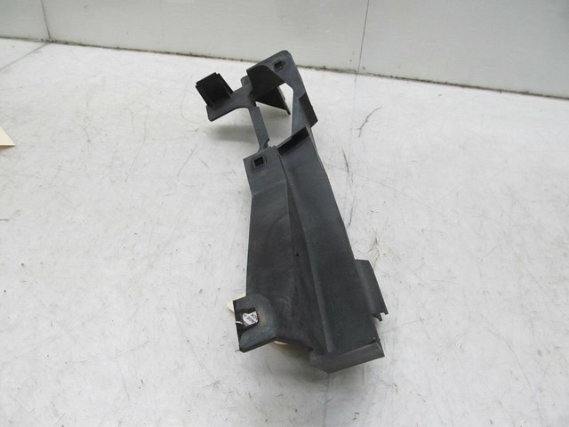 2003-2006 RANGE ROVER HSE OEM RIGHT FRONT UPPER BUMPER BRACKET 