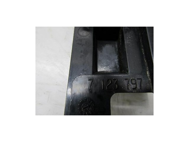 2006-2008 BMW 750LI E66 E65 OEM LEFT REAR UPPER BUMPER BRACKET MOUNT 7123797