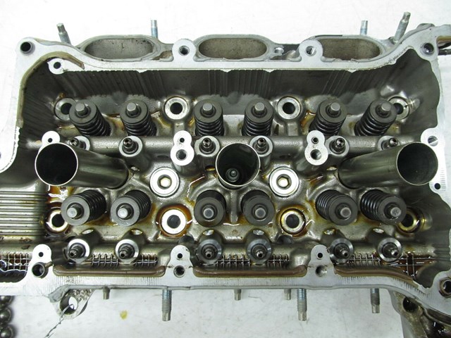 2007-2011 LEXUS GS350 OEM RIGHT FRONT ENGINE CYLINDER HEAD