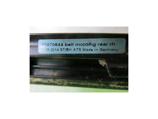 2013-2016 CADILLAC ATS OEM RIGHT REAR DOOR WINDOW TRIM MOLDING 22970644