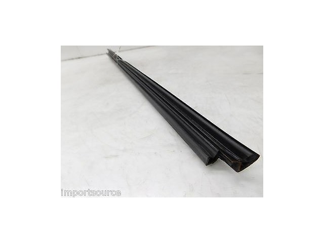 2003-2006 MERCEDES E500 W211 OEM RIGHT FRONT PASSENGER INTERIOR WINDOW SEAL TRIM