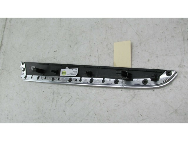 2009-2012 AUDI Q5 8R OEM RIGHT FRONT PASSENGER DOOR PANEL WOOD TRIM    