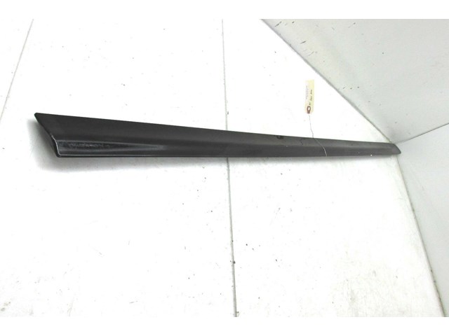 2006-2013 VOLVO C70 T5 OEM RIGHT FRONT PASSENGER SIDE DOOR TRIM