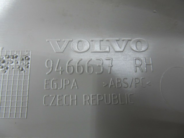 2006-2013 VOLVO C70 T5 OEM RIGHT REAR LOWER TRIM KICK PLATE PANEL COVER 9466637