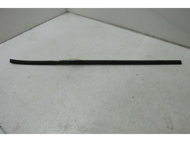2004-2011 SAAB 9-3 OEM RIGHT REAR PASSENGER SIDE WINDOW TRIM