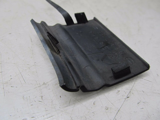 2004-2007 VOLKSWAGEN TOUAREG OEM LEFT FRONT DRIVER SIDE TOW HOOK COVER TRIM 
