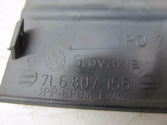 2004-2007 VOLKSWAGEN TOUAREG OEM LEFT FRONT DRIVER SIDE TOW HOOK COVER TRIM 