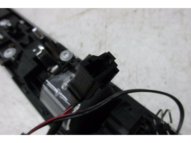 2004-2007 VOLKSWAGEN TOUAREG OEM LEFT FRONT DOOR INNER MOLDING TRIM/HANDLE 