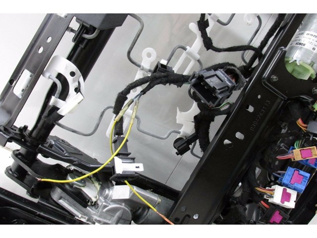 2004-2007 VOLKSWAGEN TOUAREG OEM FRONT LEFT SEAT RAIL TRACK FRAME