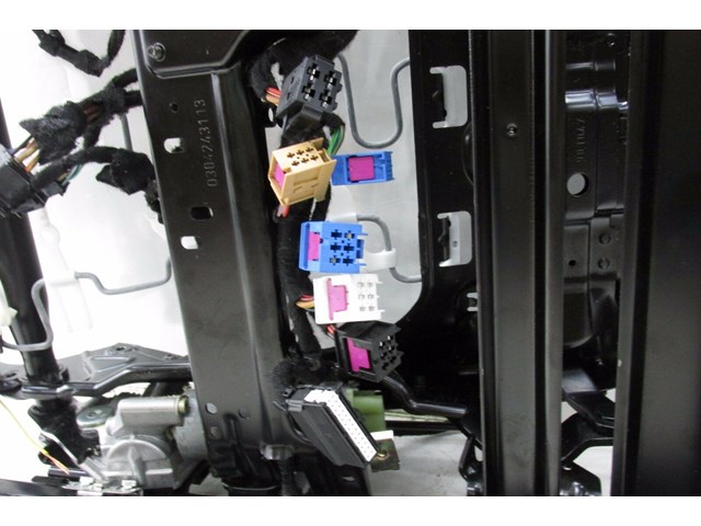 2004-2007 VOLKSWAGEN TOUAREG OEM FRONT LEFT SEAT RAIL TRACK FRAME