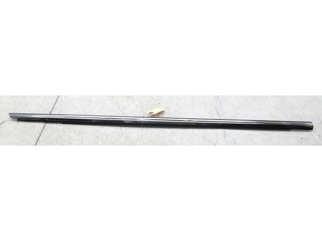2001-2006 LEXUS LS430 OEM RIGHT FRONT OUTER DOOR WINDOW SILL TRIM 