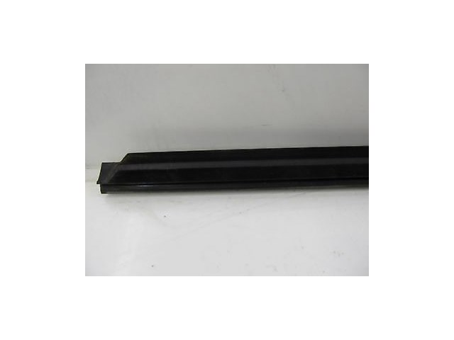 2006-2009 MERCEDES R350 W251 OEM RIGHT FRONT EXTERIOR DOOR WINDOW TRIM MOULDING
