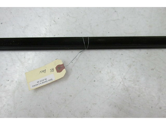 2004-2011 SAAB 9-3 OEM RIGHT FRONT PASSENGER SIDE WINDOW TRIM