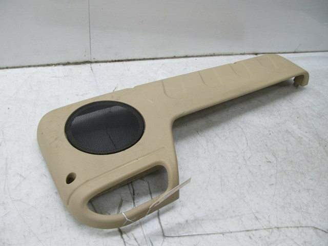 2003-2004 LAND ROVER DISCOVERY OEM LEFT FRONT DOOR LOWER TRIM COVER 