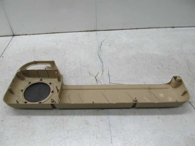 2003-2004 LAND ROVER DISCOVERY OEM LEFT FRONT DOOR LOWER TRIM COVER 