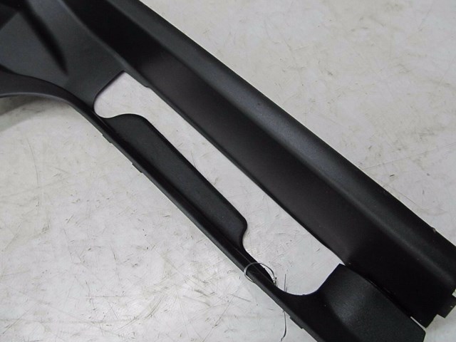 2001-2006 LEXUS LS430 OEM RIGHT REAR PASSENGER SIDE HINGE COVER TRIM 64571-50020