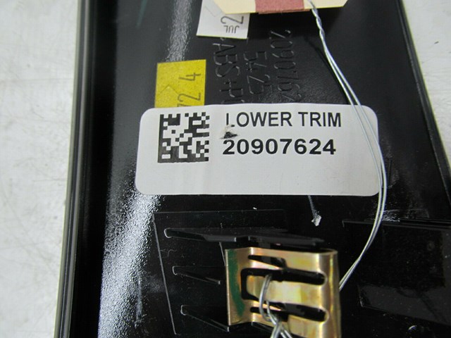 2013-2017 CADILLAC XTS OEM CENTER CONSOLE LOWER TRIM PANEL COVER 20907624