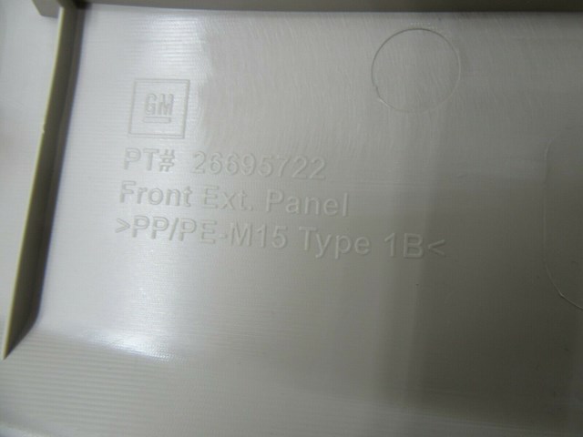 2017-2019 BUICK LACROSSE OEM RIGHT SIDE OF CENTER CONSOLE TRIM PANEL SHALE