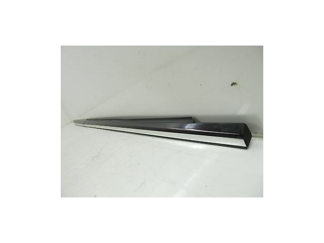 2003-2006 MERCEDES S430 S500 W220 OEM RIGHT FRONT DOOR WINDOW TRIM MOULDING