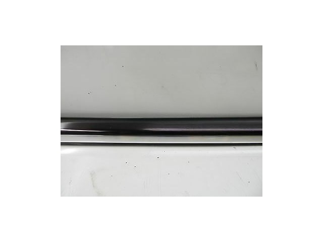 2003-2006 MERCEDES S430 S500 W220 OEM RIGHT FRONT DOOR WINDOW TRIM MOULDING