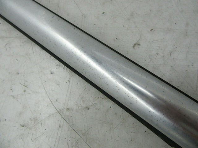 2007-2010 BMW X5 E70 OEM RIGHT FRONT DOOR WINDOW WEATHERSTRIP SEAL MOLDING TRIM