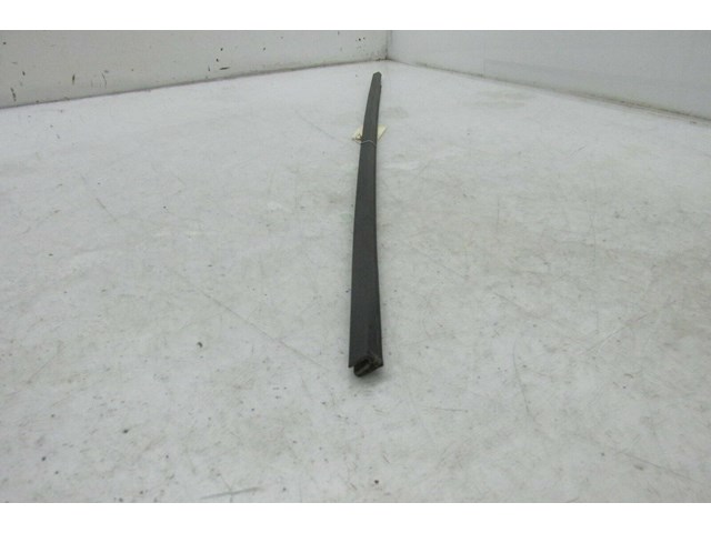 2003-2006 RANGE ROVER HSE OEM RIGHT FRONT EXTERIOR DOOR TRIM
