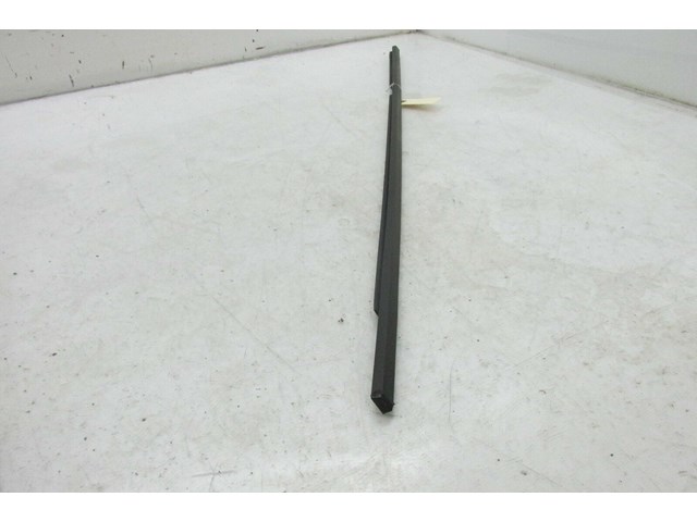 2003-2006 RANGE ROVER HSE OEM LEFT REAR EXTERIOR DOOR TRIM