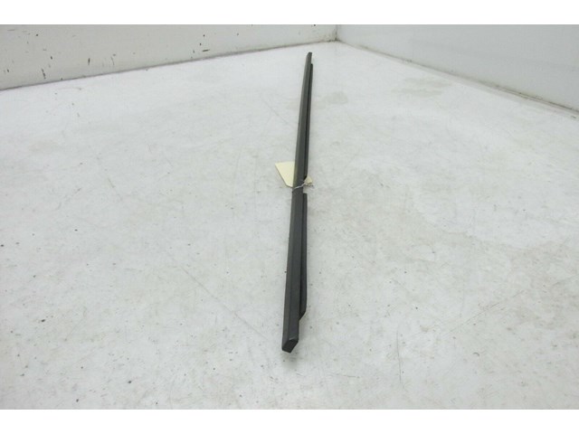 2003-2006 RANGE ROVER HSE OEM LEFT REAR EXTERIOR DOOR TRIM