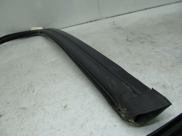2005-2009 SAAB 9-5 OEM RIGHT SIDE WEATHER TRIM STRIP 