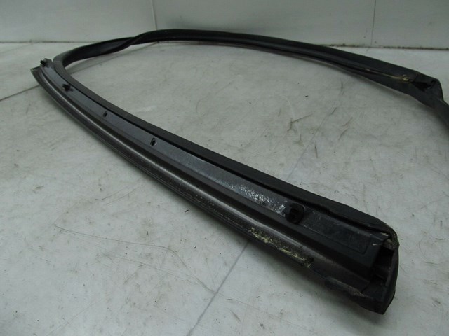 2005-2009 SAAB 9-5 OEM RIGHT SIDE WEATHER TRIM STRIP 