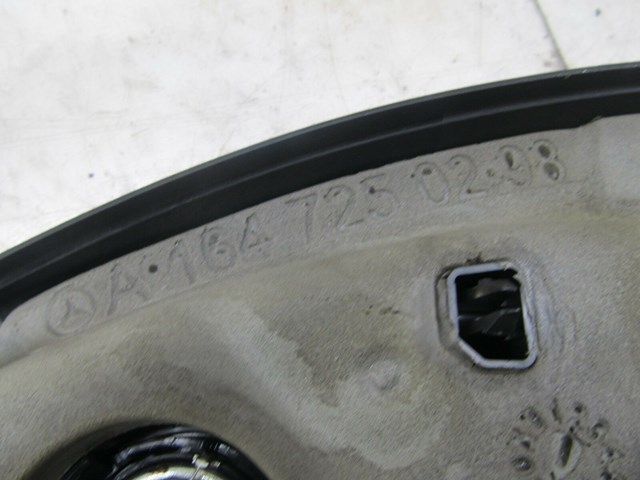 2007-2012 MERCEDES GL450 X164 OEM RIGHT FRONT PASSENGER DOOR TWEETER TRIM COVER