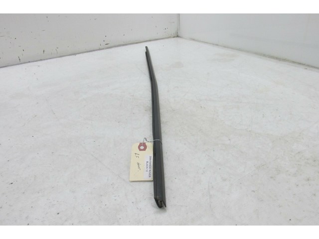 2003-2006 RANGE ROVER HSE OEM LEFT FRONT EXTERIOR DOOR TRIM