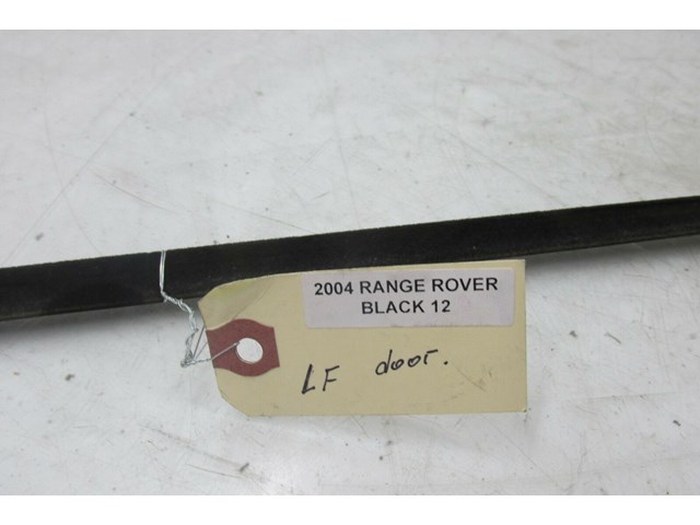 2003-2006 RANGE ROVER HSE OEM LEFT FRONT EXTERIOR DOOR TRIM