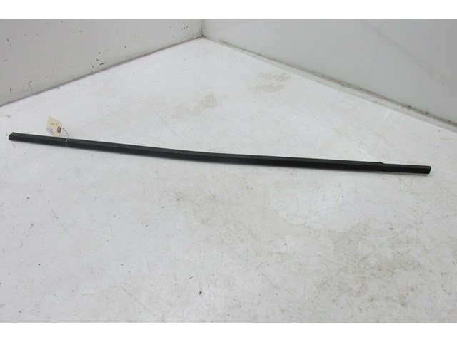 2003-2006 RANGE ROVER HSE OEM LEFT FRONT EXTERIOR DOOR TRIM