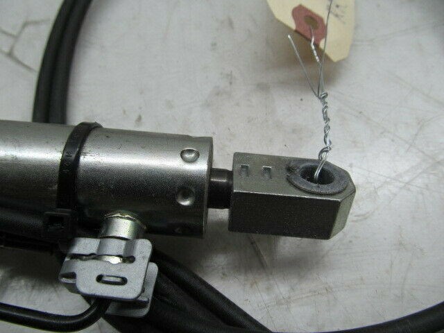 2006-2010 BMW 650i E64 OEM RIGHT REAR CONVERTIBLE TOP HYDRAULIC CYLINDER  