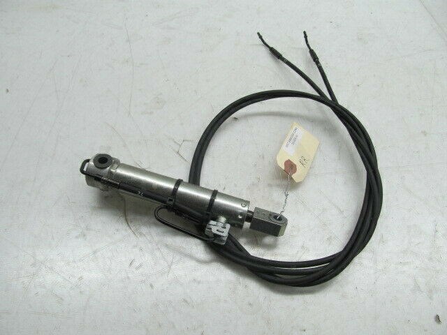 2006-2010 BMW 650i E64 OEM RIGHT REAR CONVERTIBLE TOP HYDRAULIC CYLINDER  