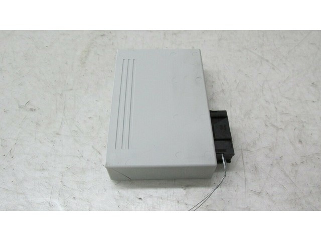  2007-2010 BMW X5 E70 OEM RIGHT REAR TRUNK PASSIVE GO CONTROL UNIT
