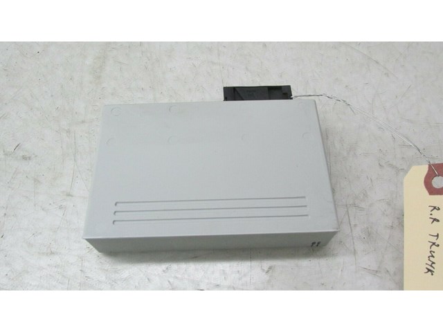  2007-2010 BMW X5 E70 OEM RIGHT REAR TRUNK PASSIVE GO CONTROL UNIT