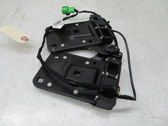 2006-2013 VOLVO C70 T5 OEM REAR CONVERTIBLE TOP WINDSHIELD LOCK LATCH ASSEMBLY 