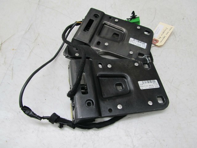 2006-2013 VOLVO C70 T5 OEM REAR CONVERTIBLE TOP WINDSHIELD LOCK LATCH ASSEMBLY 