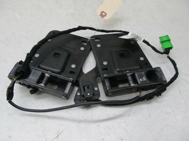 2006-2013 VOLVO C70 T5 OEM REAR CONVERTIBLE TOP WINDSHIELD LOCK LATCH ASSEMBLY 