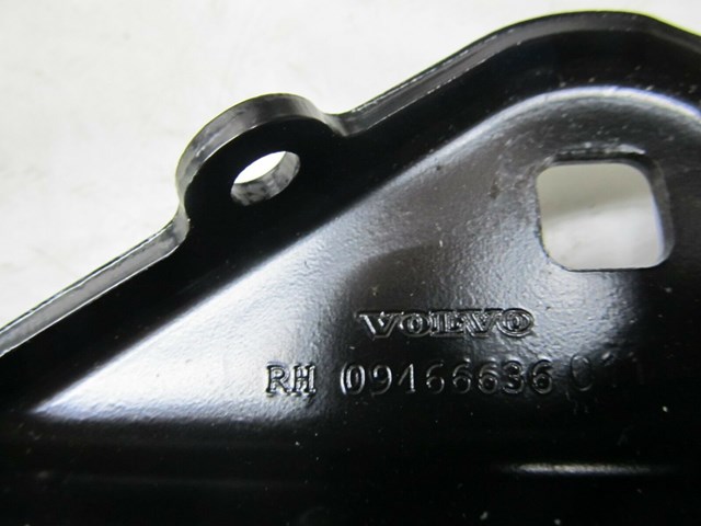 2006-2013 VOLVO C70 T5 OEM CONVERTIBLE RIGHT REAR DECK LID HINGE  LOCK BRACKET 