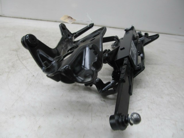 2006-2013 VOLVO C70 T5 OEM CONVERTIBLE RIGHT REAR DECK LID HINGE  LOCK BRACKET 