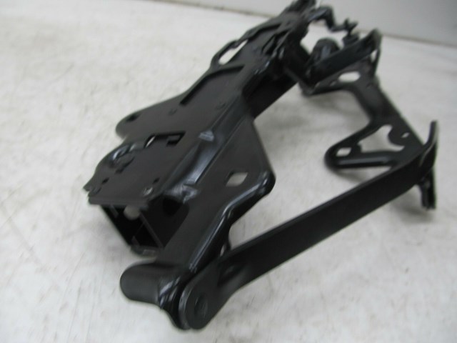 2006-2013 VOLVO C70 T5 OEM CONVERTIBLE LEFT REAR DECK  LID HINGE LOCK BRACKET 