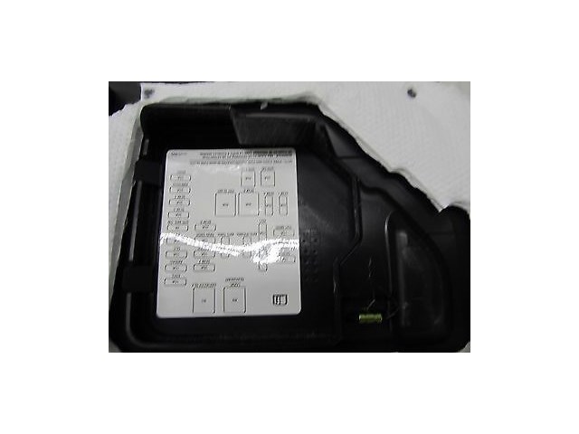 2013-2016 CADILLAC SRX OEM RIGHT PASSENGER SIDE CENTER CONSOLE TRIM COVER PANEL