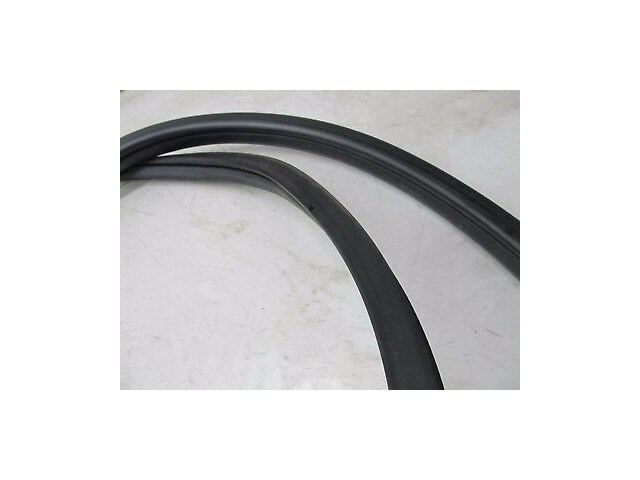 2004-2007 INFINITI QX56 OEM RIGHT FRONT PASSENGER DOOR WEATHERSTRIP SEAL TRIM