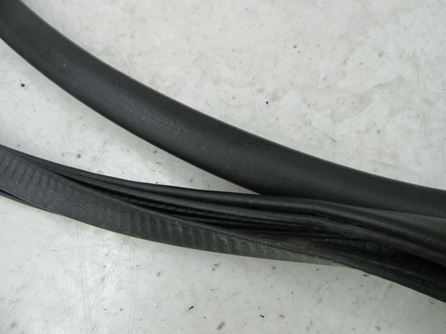 2013-2016 DODGE DART OEM RIGHT FRONT DOOR FRAME SURROUND WEATHERSTRIP SEAL