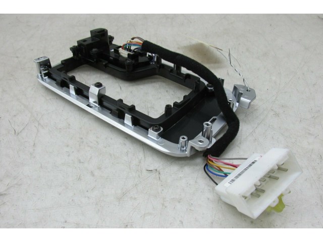 2014-2016 KIA CADENZA OEM FRONT CENTER GEAR INDICATOR TRIM 